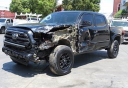 2019 Toyota Tacoma - Image 4
