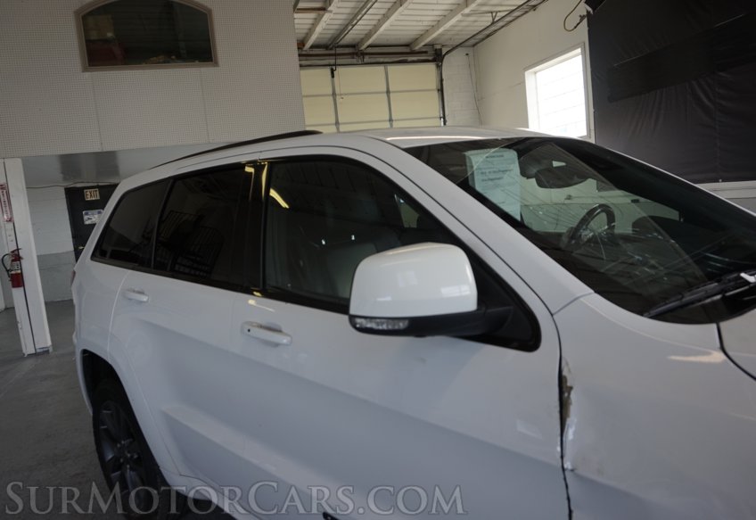 2018 Jeep Grand Cherokee - Image 16