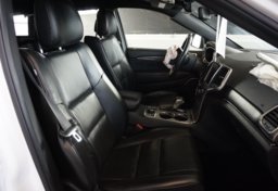 2018 Jeep Grand Cherokee - Image 32