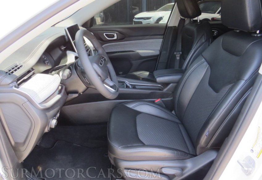 2022 Jeep Compass - Image 23