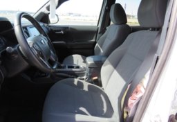 2019 Toyota Tacoma 4WD - Image 29