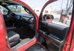 2022 Toyota Tacoma 4WD - Image 17