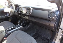 2018 Toyota Tacoma - Image 18