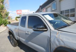 2018 Toyota Tacoma - Image 13