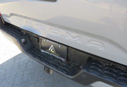 2018 Toyota Tacoma - Image 17