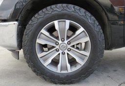 2017 Nissan Titan - Image 18