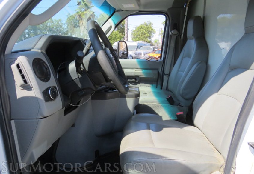 2021 Ford E-Series Cutaway - Image 19