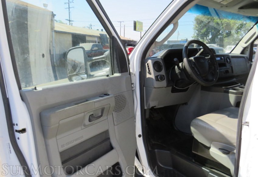 2021 Ford E-Series Cutaway - Image 15