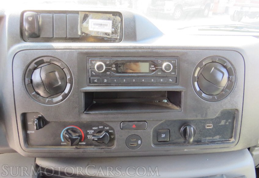 2021 Ford E-Series Cutaway - Image 21