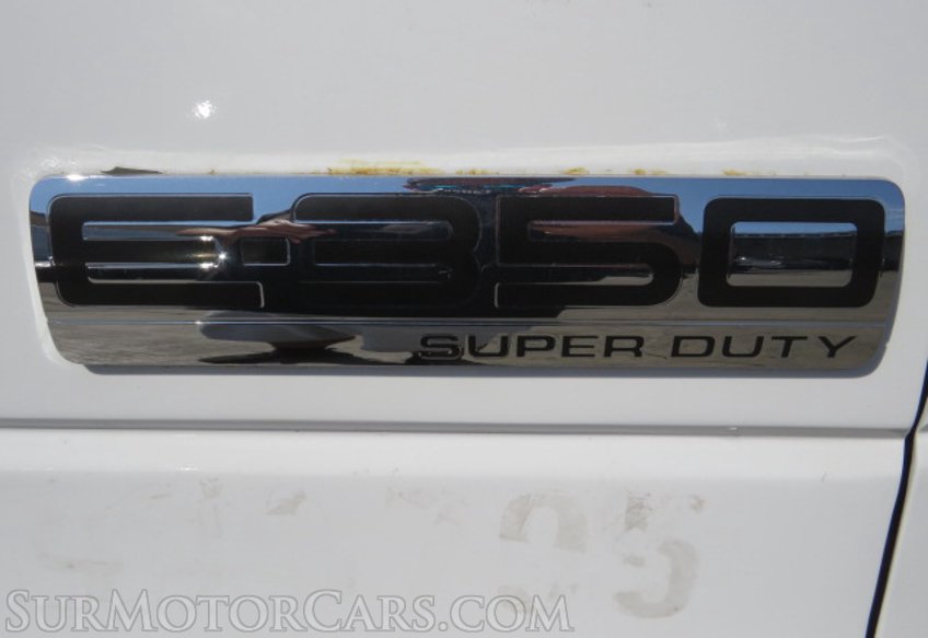 2021 Ford E-Series Cutaway - Image 12