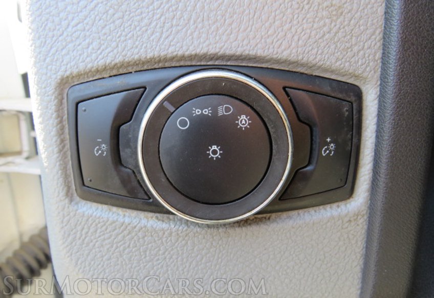 2021 Ford E-Series Cutaway - Image 26