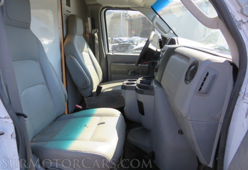 2021 Ford E-Series Cutaway - Image 20