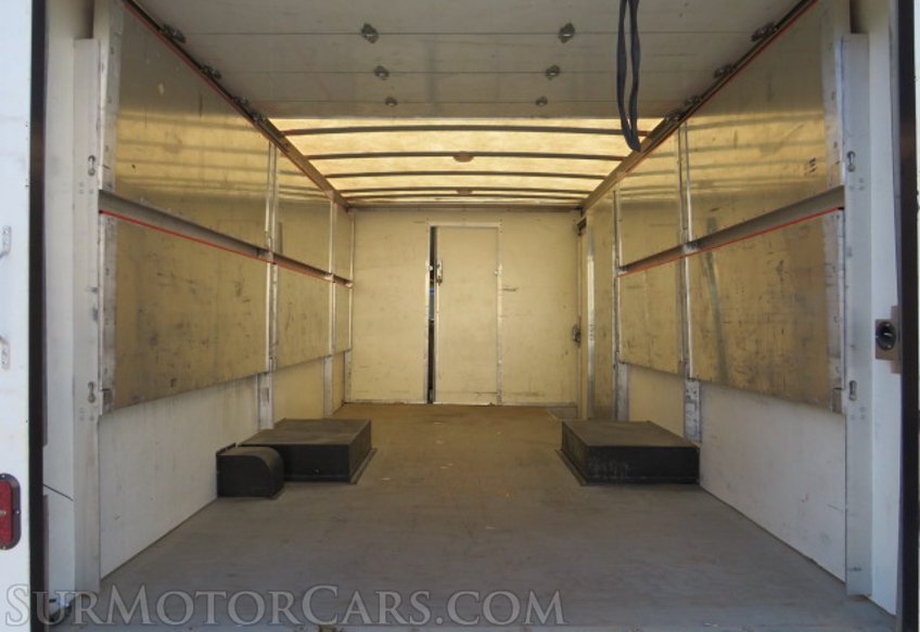 2021 Ford E-Series Cutaway - Image 14