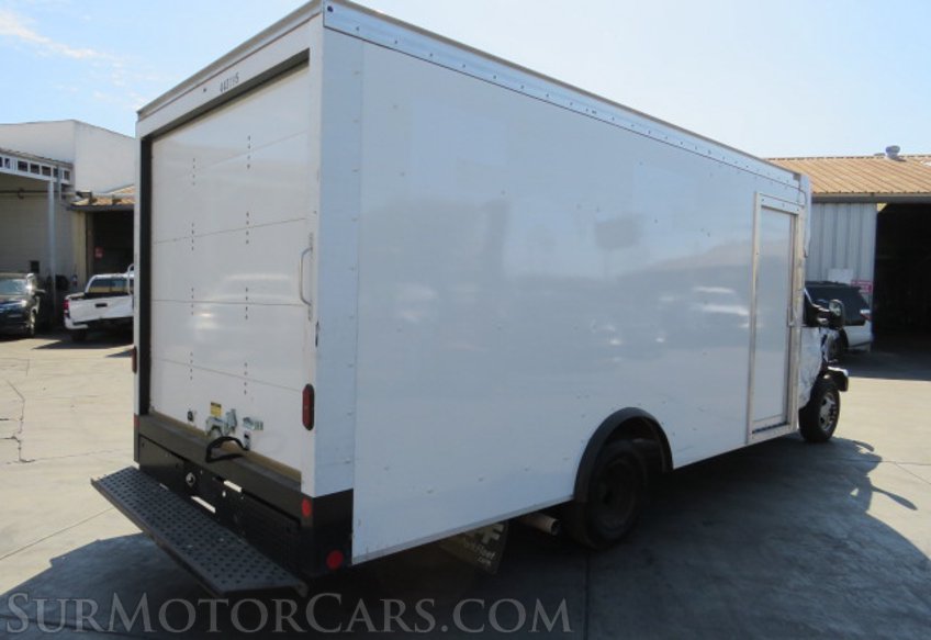 2021 Ford E-Series Cutaway - Image 8