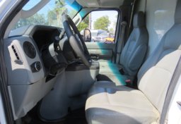 2021 Ford E-Series Cutaway - Image 19