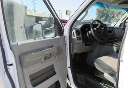 2021 Ford E-Series Cutaway - Image 15