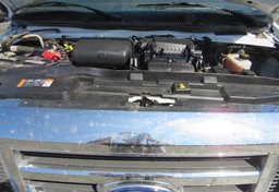 2021 Ford E-Series Cutaway - Image 31