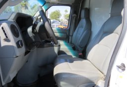 2021 Ford E-Series Cutaway - Image 17