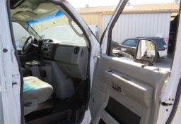 2021 Ford E-Series Cutaway - Image 16