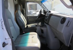 2021 Ford E-Series Cutaway - Image 18