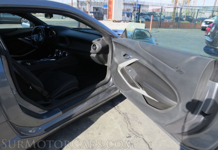 2020 Chevrolet Camaro - Image 18