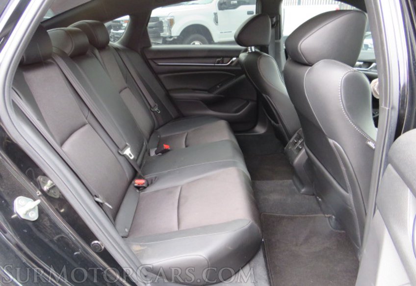 2019 Honda Accord Sedan - Image 31