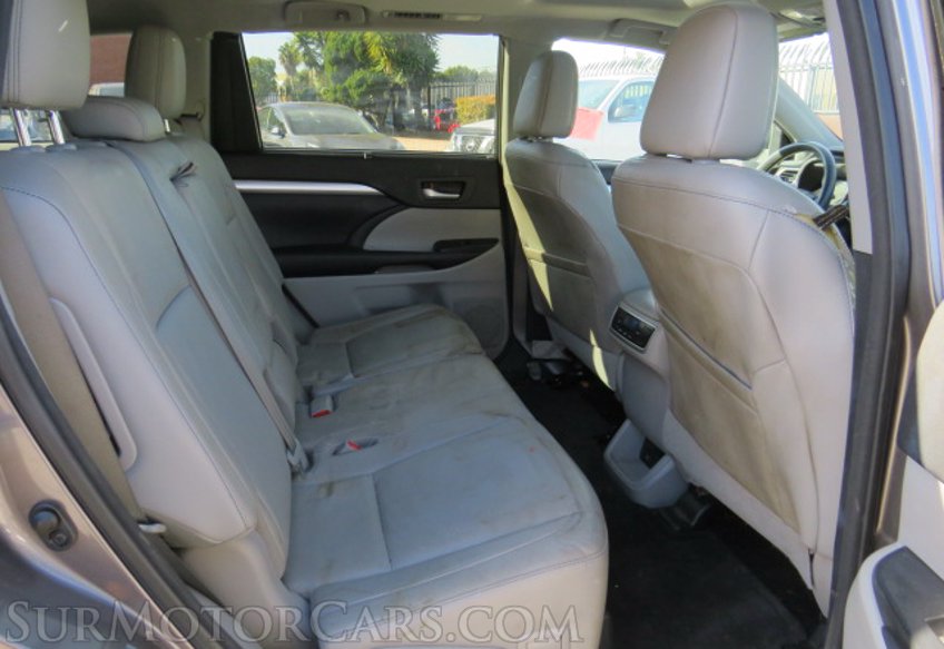 2016 Toyota Highlander - Image 32