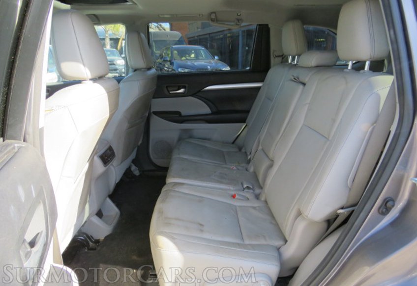 2016 Toyota Highlander - Image 29