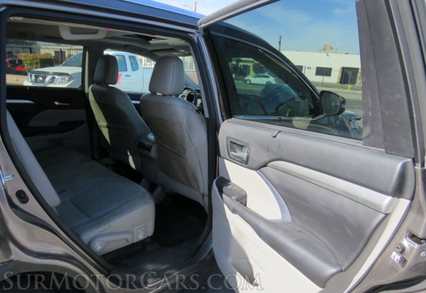 2016 Toyota Highlander - Image 24