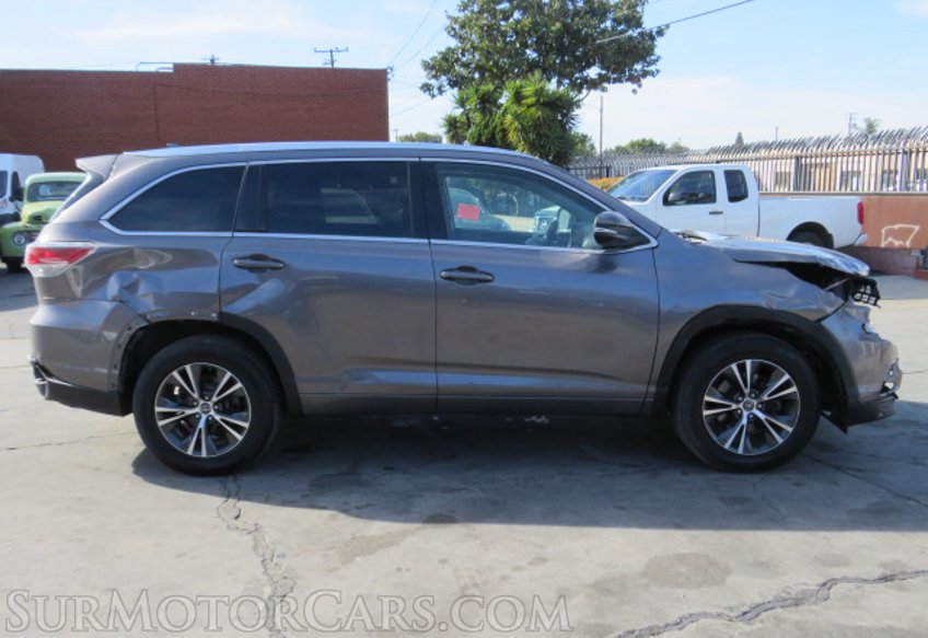 2016 Toyota Highlander - Image 12