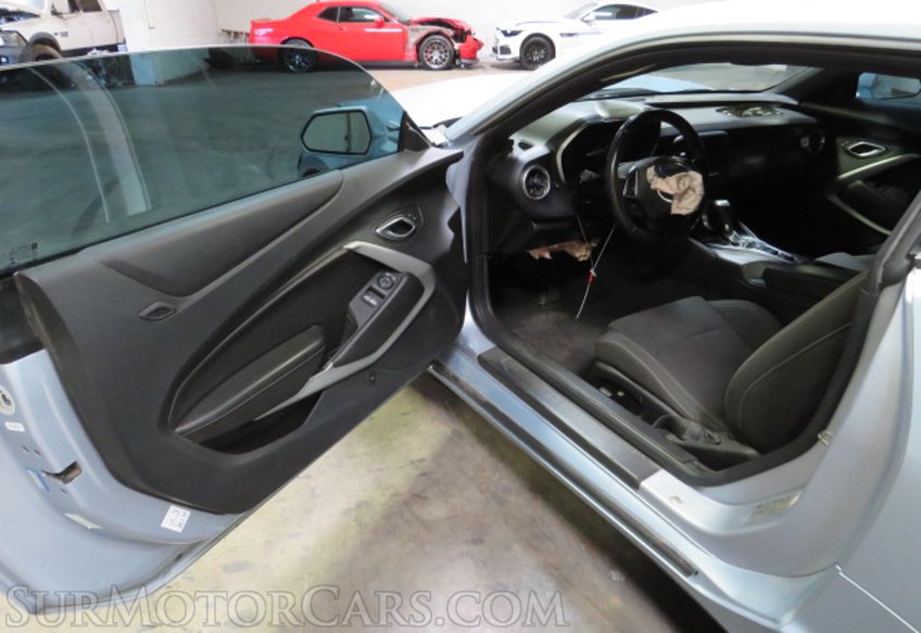 2018 Chevrolet Camaro - Image 17