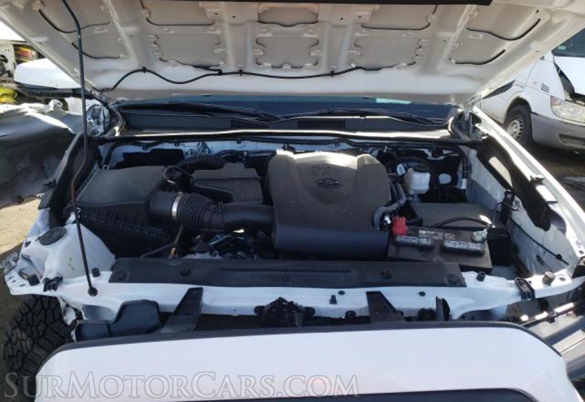 2020 Toyota Tacoma 4WD - Image 8