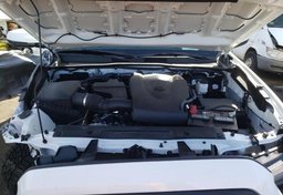 2020 Toyota Tacoma 4WD - Image 8