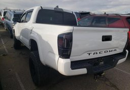 2020 Toyota Tacoma 4WD - Image 4