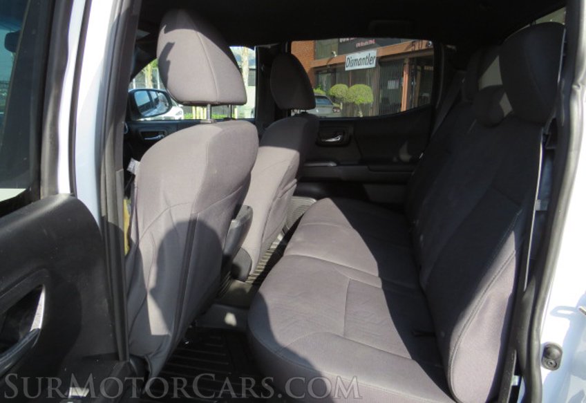 2019 Toyota Tacoma - Image 30