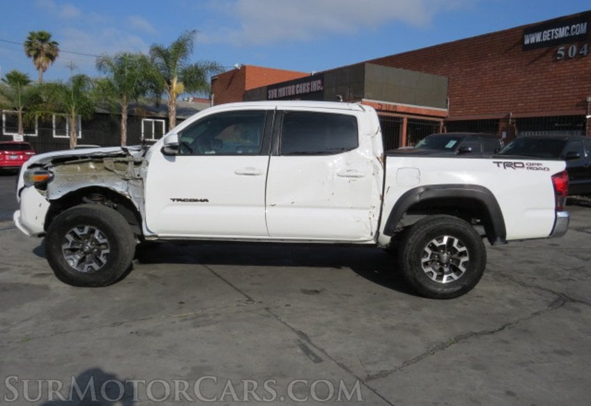 2019 Toyota Tacoma - Image 12