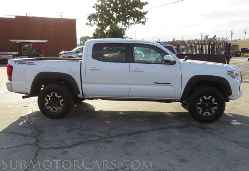 2019 Toyota Tacoma - Image 11