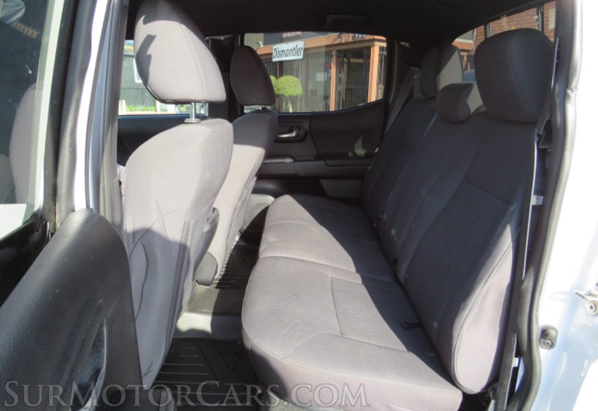 2019 Toyota Tacoma - Image 28