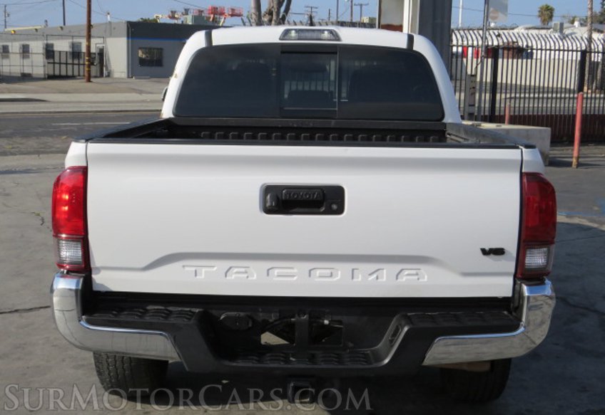 2019 Toyota Tacoma - Image 10