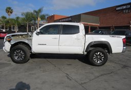 2019 Toyota Tacoma - Image 12