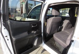2019 Toyota Tacoma - Image 22