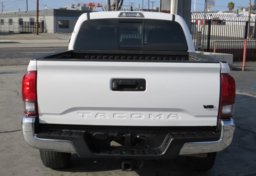 2019 Toyota Tacoma - Image 10