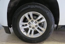 2017 Chevrolet Suburban - Image 20