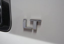 2017 Chevrolet Suburban - Image 17