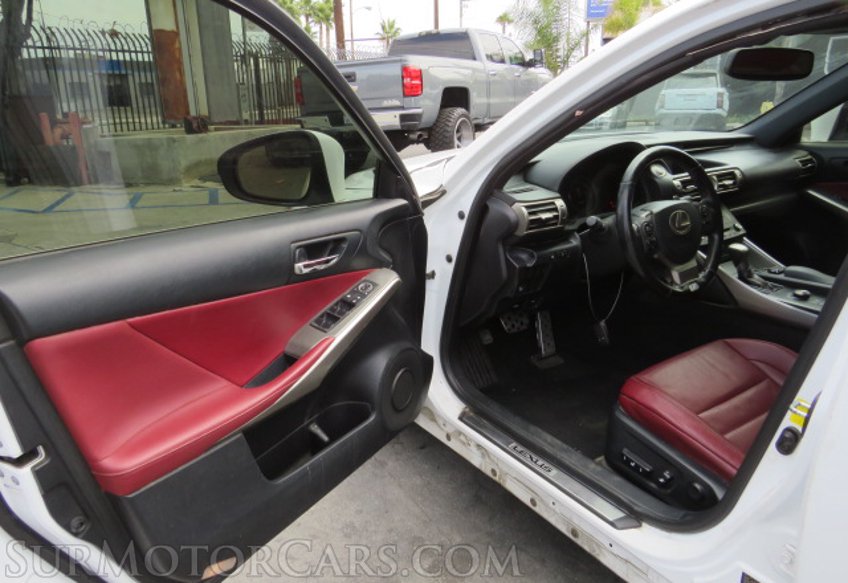 2016 Lexus IS 200t - Image 21