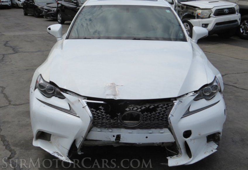 2016 Lexus IS 200t - Image 9