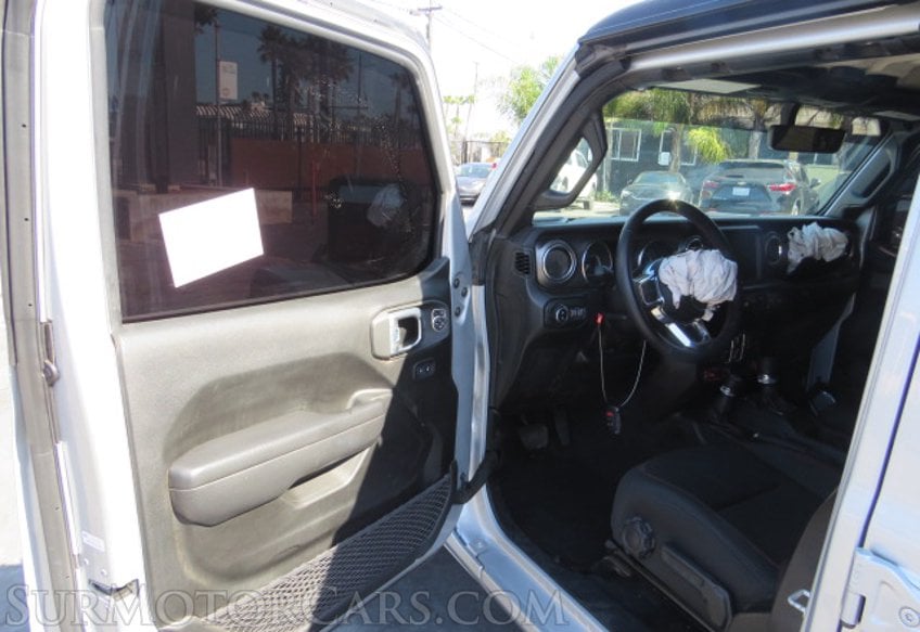 2022 Jeep Gladiator - Image 21