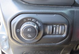 2022 Jeep Gladiator - Image 38