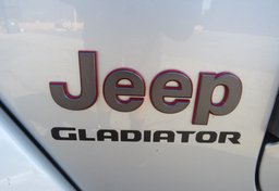 2022 Jeep Gladiator - Image 19