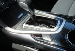 2017 Ford Edge - Image 39